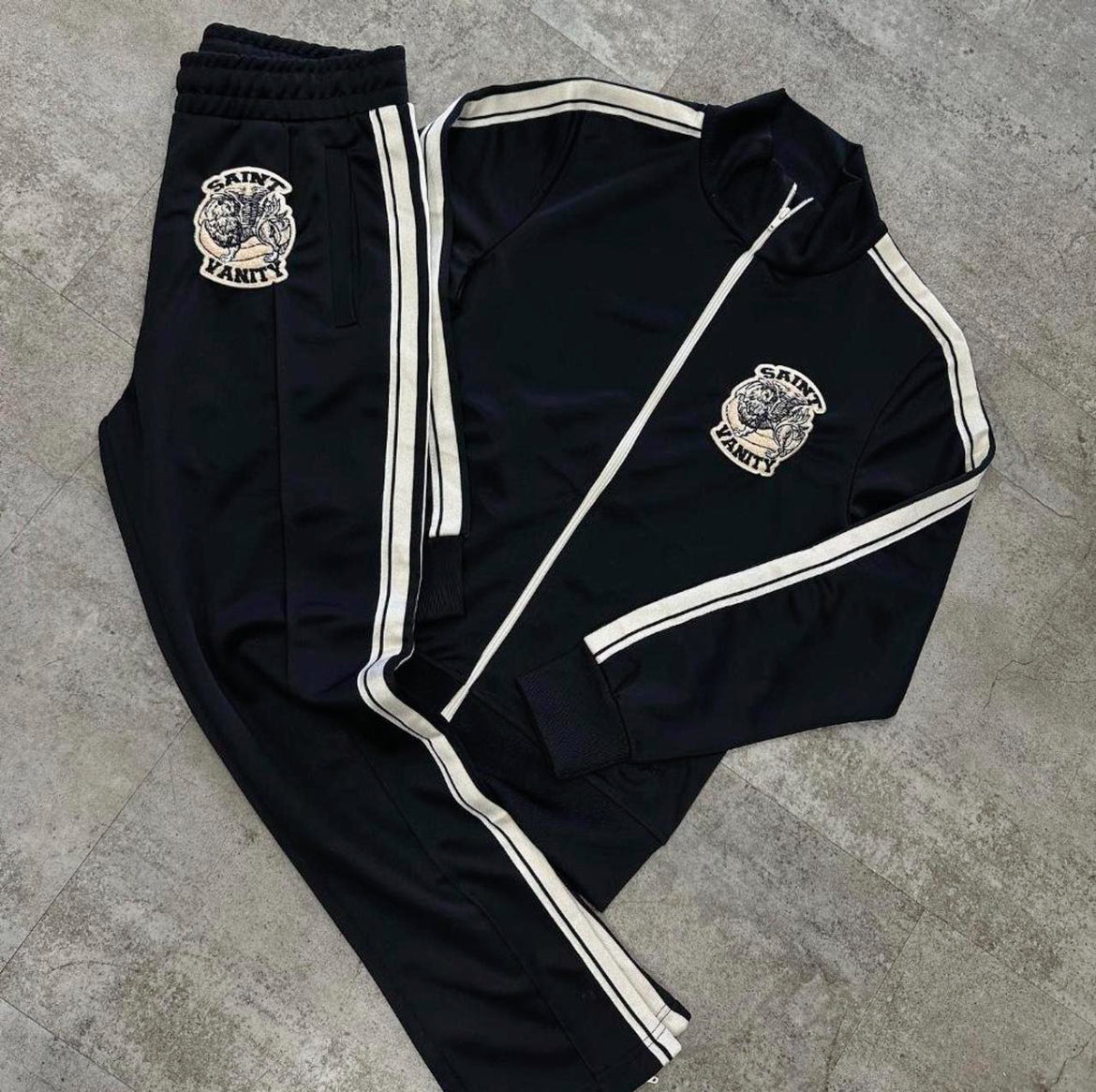 Saint Vanity Set