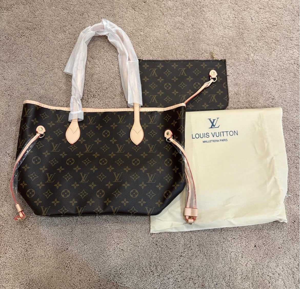 Louis Vuitton Neverfull MM tote bag