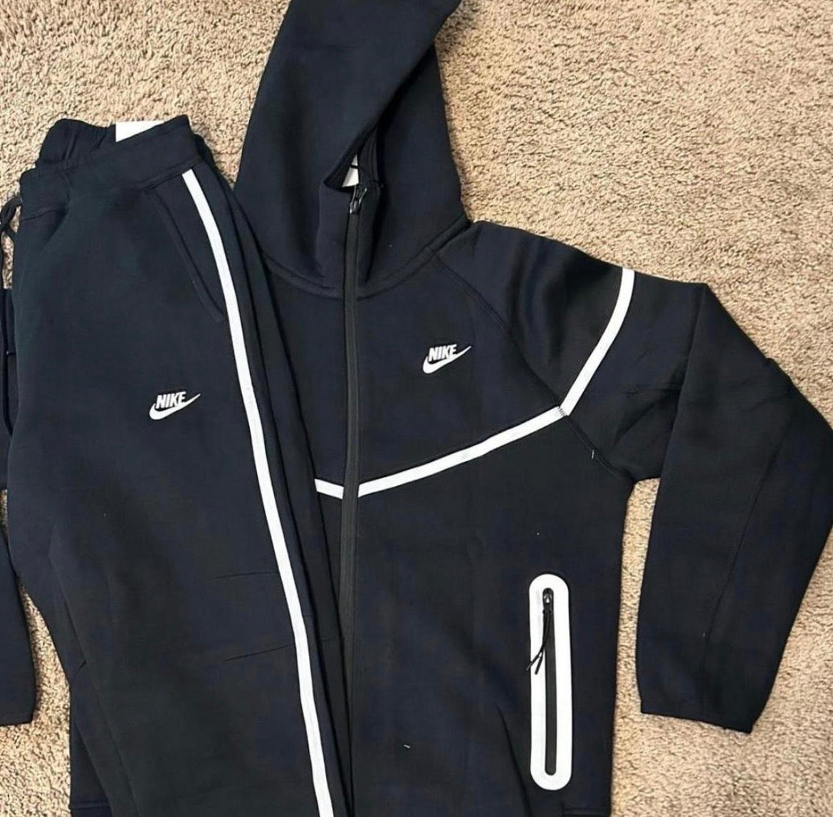 Nike Tech Set