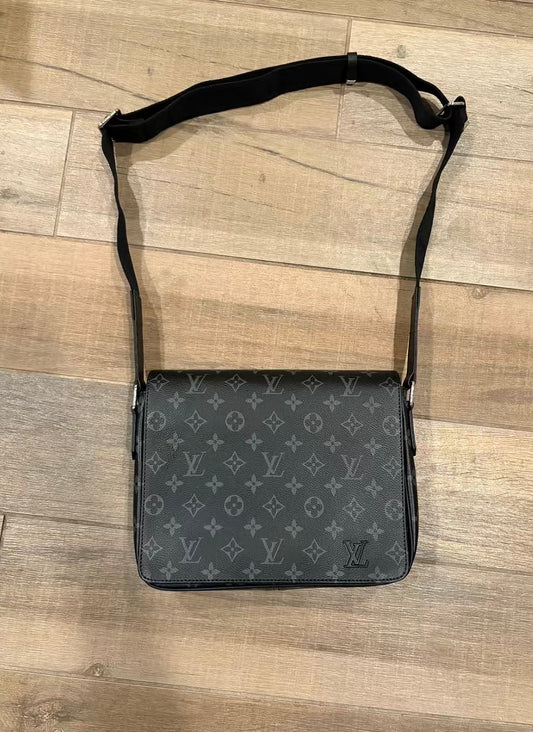 Louis Vuitton District PM Messenger bag in Monogram Eclipse canvas
